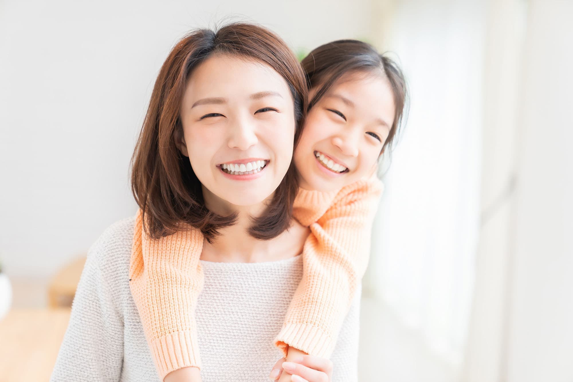 山本クリニック_笑顔を浮かべる患者のイメージ画像