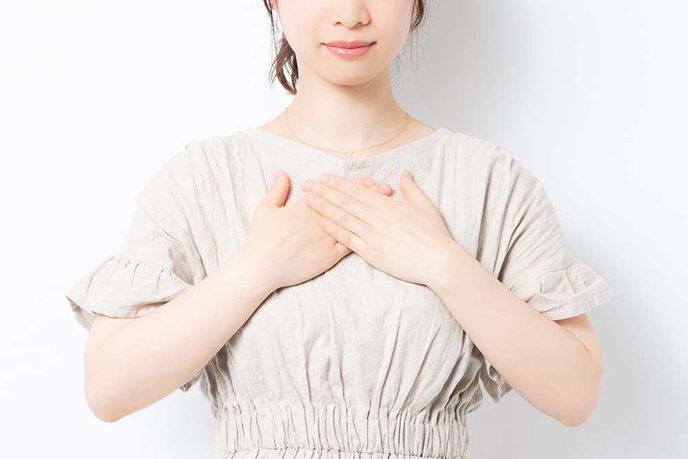 山本クリニック_安堵する女性のイメージ画像